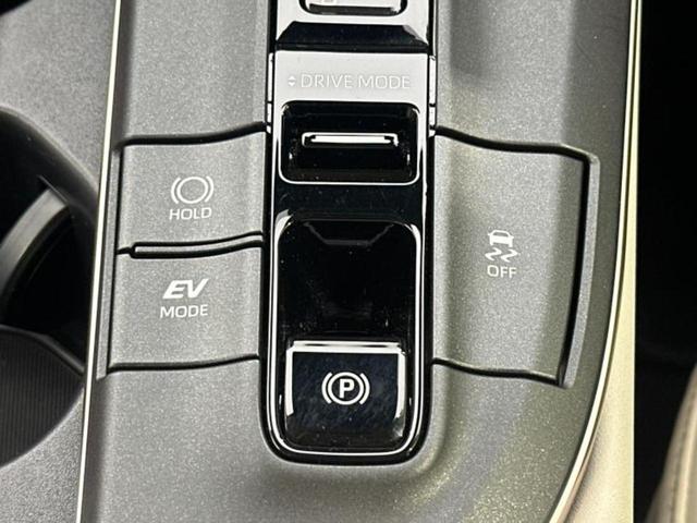 クラウンクロスオーバー 4WD Gアドバンスドレザーパッケージ 新品タイヤ/保証書/ディスプレイオーディオ+ナビ/デジタルインナーミラー/スマートアシスト(トヨタ・ダイハツ)/エアーシート 前席/パノラミックビューモニター/車線逸脱防止支援システム 革シート(26枚目)