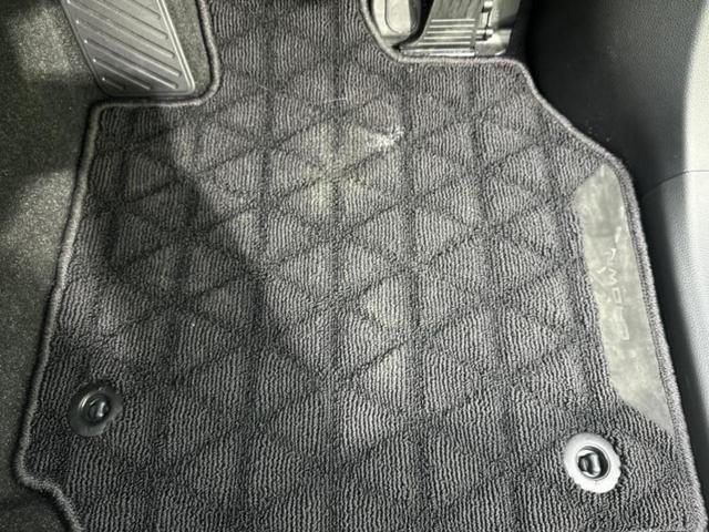 クラウンクロスオーバー 4WD Gアドバンスドレザーパッケージ 新品タイヤ/保証書/ディスプレイオーディオ+ナビ/デジタルインナーミラー/スマートアシスト(トヨタ・ダイハツ)/エアーシート 前席/パノラミックビューモニター/車線逸脱防止支援システム 革シート(39枚目)