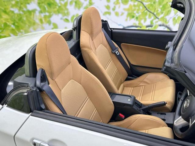 コペン セロ　新品タイヤ／純正　ＳＤナビ／シートヒーター　全席／ヘッドランプ　ＬＥＤ／ＵＳＢジャック／Ｂｌｕｅｔｏｏｔｈ接続／ＥＴＣ／ＥＢＤ付ＡＢＳ／横滑り防止装置／アイドリングストップ／ワンセグＴＶ／ＤＶＤ（5枚目）