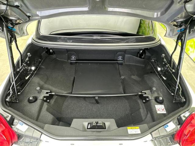 コペン セロ　新品タイヤ／純正　ＳＤナビ／シートヒーター　全席／ヘッドランプ　ＬＥＤ／ＵＳＢジャック／Ｂｌｕｅｔｏｏｔｈ接続／ＥＴＣ／ＥＢＤ付ＡＢＳ／横滑り防止装置／アイドリングストップ／ワンセグＴＶ／ＤＶＤ（8枚目）