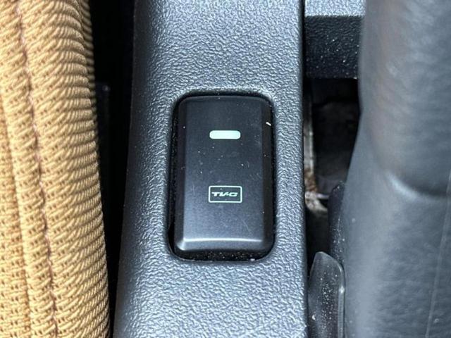 コペン セロ　新品タイヤ／純正　ＳＤナビ／シートヒーター　全席／ヘッドランプ　ＬＥＤ／ＵＳＢジャック／Ｂｌｕｅｔｏｏｔｈ接続／ＥＴＣ／ＥＢＤ付ＡＢＳ／横滑り防止装置／アイドリングストップ／ワンセグＴＶ／ＤＶＤ（30枚目）