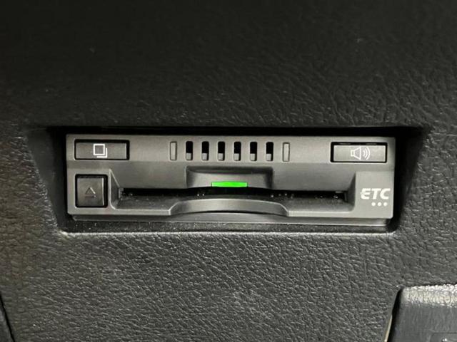 カローラフィールダー ハイブリッドＧダブルバイビー　純正　ＳＤナビ／トヨタセーフティセンス／シートヒーター　前席／車線逸脱防止支援システム／シート　ハーフレザー／ドライブレコーダー　社外／ヘッドランプ　ＬＥＤ／Ｂｌｕｅｔｏｏｔｈ接続／ＥＴＣ　ドラレコ（17枚目）