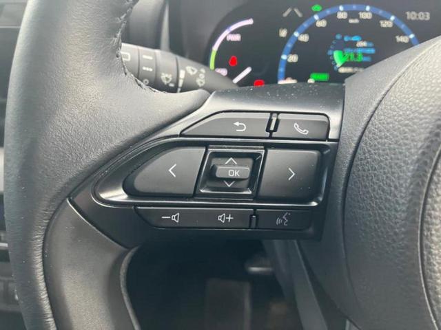 ヤリスクロス ハイブリッドＺ　ディスプレイオーディオ８インチ／トヨタセーフティセンス／シートヒーター　前席／パノラミックビューモニター／車線逸脱防止支援システム／シート　ハーフレザー／パーキングアシスト　自動操舵　全周囲カメラ（14枚目）