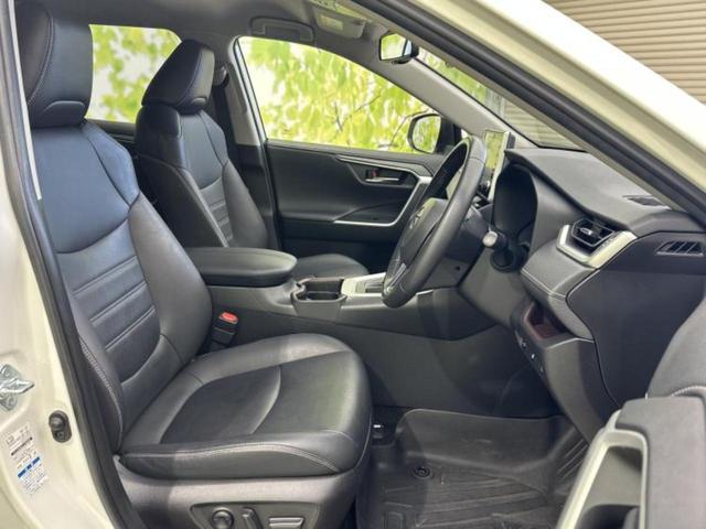 ＲＡＶ４ ４ＷＤ　Ｇ　保証書／ディスプレイオーディオ＋ナビ８インチ／トヨタセーフティセンス／シートヒーター／車線逸脱防止支援システム／シート　合皮／電動バックドア／ドライブレコーダー　社外／ヘッドランプ　ＬＥＤ　電動シート（4枚目）
