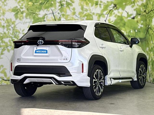 ヤリスクロス ハイブリッドＺ　モデリスタエアロ／保証書／ディスプレイオーディオ８インチ／トヨタセーフティセンス／シートヒーター　前席／車線逸脱防止支援システム／シート　ハーフレザー／電動バックドア／ヘッドランプ　ＬＥＤ　フルエアロ（3枚目）