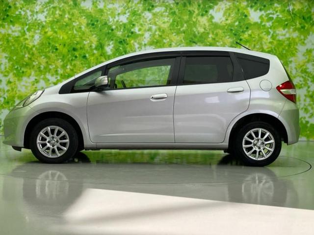 フィット 13G・スマートセレクションファインスタイル 新品タイヤ/社外 メモリーナビ/パーキングアシスト バックガイド/Bluetooth接続/ETC/バックモニター/フルセグTV/エアバッグ 運転席/エアバッグ 助手席/パワーウインドウ バックカメラ(2枚目)