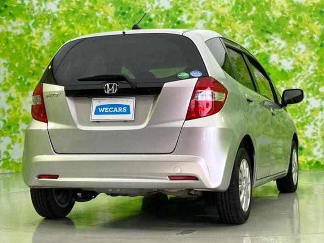 フィット 13G・スマートセレクションファインスタイル 新品タイヤ/社外 メモリーナビ/パーキングアシスト バックガイド/Bluetooth接続/ETC/バックモニター/フルセグTV/エアバッグ 運転席/エアバッグ 助手席/パワーウインドウ バックカメラ(3枚目)