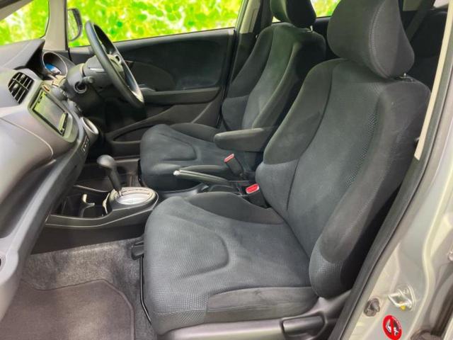 フィット 13G・スマートセレクションファインスタイル 新品タイヤ/社外 メモリーナビ/パーキングアシスト バックガイド/Bluetooth接続/ETC/バックモニター/フルセグTV/エアバッグ 運転席/エアバッグ 助手席/パワーウインドウ バックカメラ(6枚目)