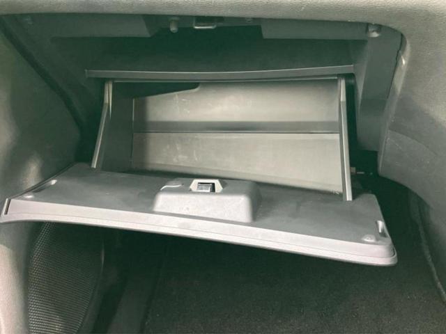 ＷＥＣＡＲＳでは各商談席に大型モニターをご用意しております！見やすい大画面でゆったりと全国の在庫をご覧いただけます！是非ご来店お待ちしております！