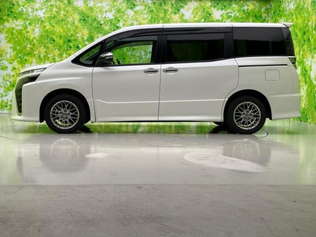 ヴォクシー ハイブリッドＺＳキラメキ３　社外　１１インチ　ＳＤナビ／トヨタセーフティセンス／両側電動スライドドア／シートヒーター　前席／車線逸脱防止支援システム／シート　ハーフレザー／ヘッドランプ　ＬＥＤ／Ｂｌｕｅｔｏｏｔｈ接続／ＥＴＣ（2枚目）