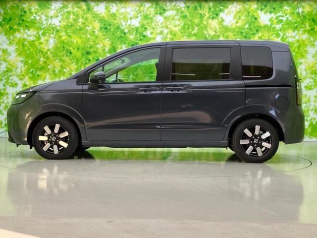 フリード ｅＨＥＶエアーＥＸ　純正　９インチ　メモリーナビ／ホンダセンシング／両側電動スライドドア／シートヒーター　前席／車線逸脱防止支援システム／シート　ハーフレザー／登録済未使用車／ヘッドランプ　ＬＥＤ／ＵＳＢジャック　禁煙車（2枚目）