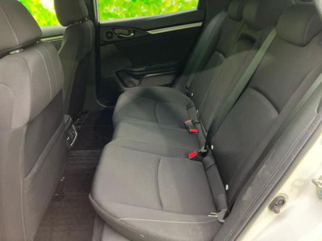 シビック ヒョウジュン　純正　ＳＤナビ／ホンダセンシング／シートヒーター　前席／車線逸脱防止支援システム／ヘッドランプ　ＬＥＤ／ＵＳＢジャック／Ｂｌｕｅｔｏｏｔｈ接続／ＥＴＣ／ＥＢＤ付ＡＢＳ／横滑り防止装置　ＤＶＤ再生（7枚目）
