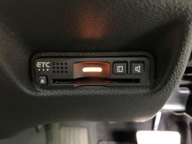 シビック ヒョウジュン　純正　ＳＤナビ／ホンダセンシング／シートヒーター　前席／車線逸脱防止支援システム／ヘッドランプ　ＬＥＤ／ＵＳＢジャック／Ｂｌｕｅｔｏｏｔｈ接続／ＥＴＣ／ＥＢＤ付ＡＢＳ／横滑り防止装置　ＤＶＤ再生（25枚目）