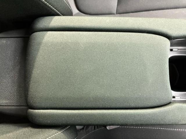 シビック ヒョウジュン　純正　ＳＤナビ／ホンダセンシング／シートヒーター　前席／車線逸脱防止支援システム／ヘッドランプ　ＬＥＤ／ＵＳＢジャック／Ｂｌｕｅｔｏｏｔｈ接続／ＥＴＣ／ＥＢＤ付ＡＢＳ／横滑り防止装置　ＤＶＤ再生（30枚目）