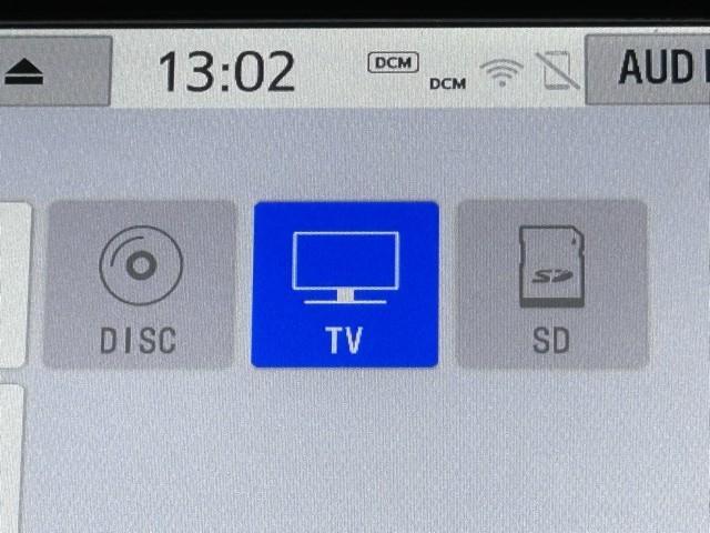 TVが見れるチューナーを装備しています。 新しい車でも付いていないことで、TVが見れない事も多々あるので要チェックです。