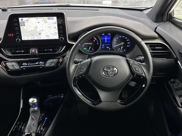 Ｃ－ＨＲ Ｇ　ドライブレコーダー付　衝突軽減　ＥＳＣ　キーレスエントリー　Ｉストップ　ＬＥＤライト　Ｂカメ　盗難防止システム　ナビ＆ＴＶ　半革シート　地デジ　オートクルーズコントロール　整備記録簿　スマートキー（4枚目）