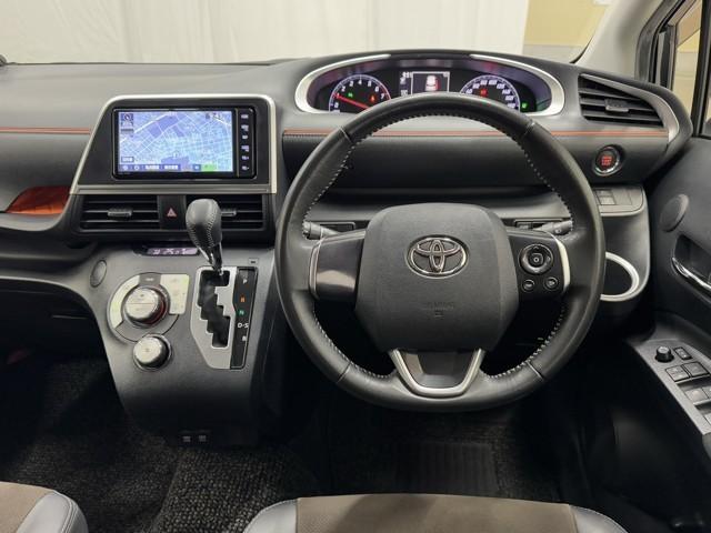 シエンタ G クエロ 点検記録簿 衝突被害軽減ブレーキ 両側パワースライドドア LEDヘッドランプ 4WD ドラレコ ナビ&TV バックカメラ ミュージックプレイヤー接続可 ETC メモリーナビ 盗難防止装置 キーレス(4枚目)