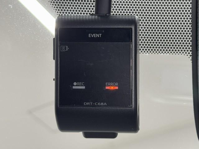 シエンタ G クエロ 点検記録簿 衝突被害軽減ブレーキ 両側パワースライドドア LEDヘッドランプ 4WD ドラレコ ナビ&TV バックカメラ ミュージックプレイヤー接続可 ETC メモリーナビ 盗難防止装置 キーレス(8枚目)