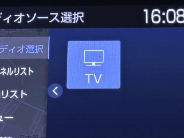 カローラクロス ハイブリッド　Ｚ　パノラミックモニター　ムーンルーフ　ＡＣ１００Ｖ電源　衝突軽減Ｂ　記録簿有　フルセグテレビ　スマキ－　ワンオーナ　半レザー　クルーズコントロール　メモリナビ　イモビ　ＬＥＤ　ＡＣ　運転席Ｐシート（7枚目）