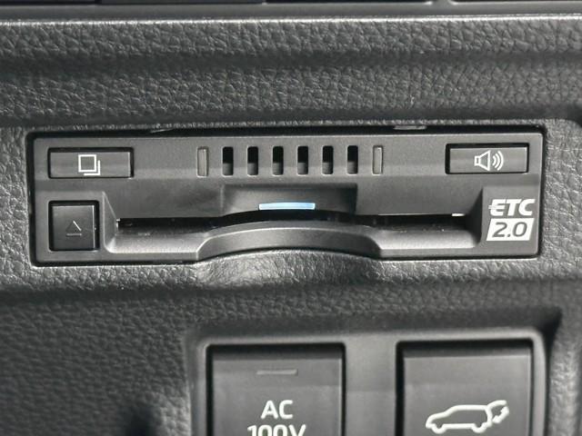 カローラクロス ハイブリッド　Ｚ　パノラミックモニター　ムーンルーフ　ＡＣ１００Ｖ電源　衝突軽減Ｂ　記録簿有　フルセグテレビ　スマキ－　ワンオーナ　半レザー　クルーズコントロール　メモリナビ　イモビ　ＬＥＤ　ＡＣ　運転席Ｐシート（8枚目）