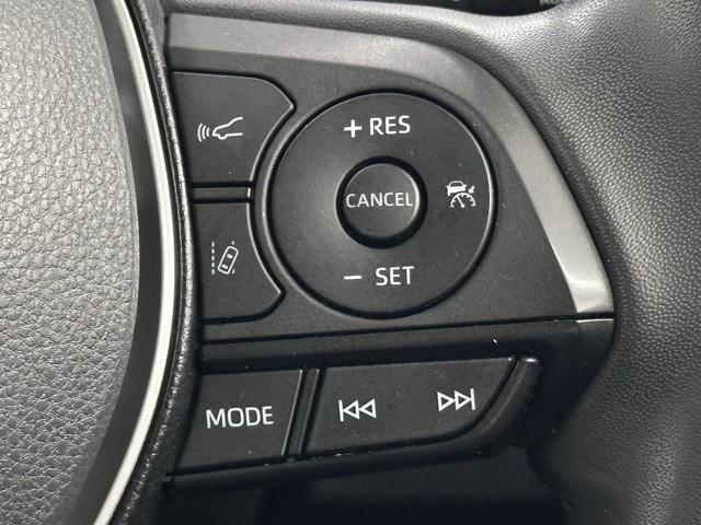 カローラクロス ハイブリッド　Ｚ　パノラミックモニター　ムーンルーフ　ＡＣ１００Ｖ電源　衝突軽減Ｂ　記録簿有　フルセグテレビ　スマキ－　ワンオーナ　半レザー　クルーズコントロール　メモリナビ　イモビ　ＬＥＤ　ＡＣ　運転席Ｐシート（12枚目）