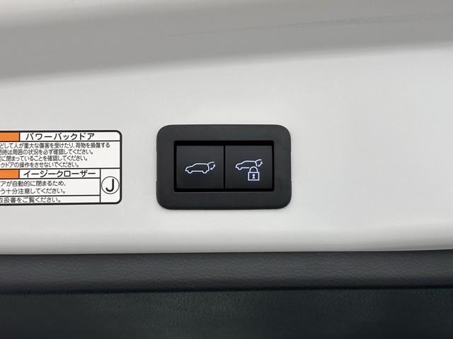カローラクロス ハイブリッド　Ｚ　パノラミックモニター　ムーンルーフ　ＡＣ１００Ｖ電源　衝突軽減Ｂ　記録簿有　フルセグテレビ　スマキ－　ワンオーナ　半レザー　クルーズコントロール　メモリナビ　イモビ　ＬＥＤ　ＡＣ　運転席Ｐシート（18枚目）
