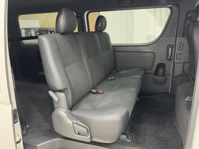 ハイエースバン スーパーGL ダークプライムII LEDヘットライト メモリーナビゲーション ミュージックプレイヤー接続可 地デジ スマキー ABS フルフラット 盗難警報装置 運転席エアバッグ リアクーラー オートエアコン パワーウインドウ 記録簿(17枚目)