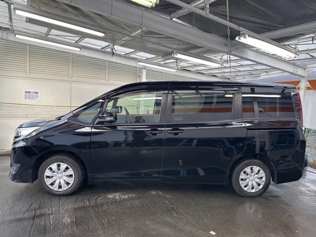 ノア X ブレーキサポート イモビライザー アイドリングストッ メンテナンスノート DVD再生可 AUX デュアルエアコン ワンオーナー車 クルーズC バックモニタ- 地デジTV LEDランプ オートエアコン(5枚目)