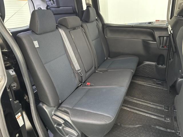 ノア X ブレーキサポート イモビライザー アイドリングストッ メンテナンスノート DVD再生可 AUX デュアルエアコン ワンオーナー車 クルーズC バックモニタ- 地デジTV LEDランプ オートエアコン(10枚目)