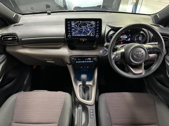 ヤリス ハイブリッドG LEDライト Iストップ サイドエアバッグ スマートキ ナビ Bモニター ドライブレコーダー ETC車載器 横滑り防止装置 クルコン セキュリティアラーム メディアプレイヤー接続 パワステ 点検記録簿(7枚目)