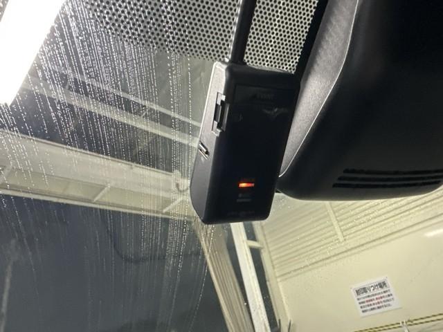 ヤリス ハイブリッドG LEDライト Iストップ サイドエアバッグ スマートキ ナビ Bモニター ドライブレコーダー ETC車載器 横滑り防止装置 クルコン セキュリティアラーム メディアプレイヤー接続 パワステ 点検記録簿(8枚目)