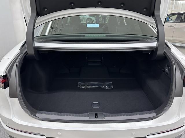 クラウンクロスオーバー ＲＳ　ムーンルーフ　ＬＥＤヘッドライト　スマートキ－　クルーズコントロール　ＡＣ１００Ｖ電源　ドライブレコーダ　バックモニター　本革シート　フルオートエアコン　パワーシート　イモビライザー　キーレス　４ＷＤ（20枚目）