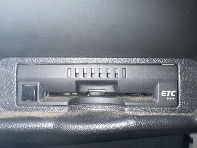 ハイエースバン ロングDX ブレーキサポート リアカメラ PW 運転席エアバッグ ナビテレビ 横滑り防止 整備点検記録簿 イモビ付 パワーステアリング エアコン ミュージックプレイヤー接続可 ABS ワンセグテレビ ETC付(9枚目)