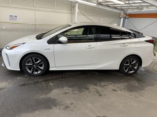 プリウス Ｓツーリングセレクション　エアバック　地デジ　１オーナー車　Ｂモニ　アイスト　定期点検記録簿　ＬＥＤヘッド　イモビ　オートクルーズ　横滑り防止　サイドエアバック　ドラレコ付き　ＤＶＤ再生可　ＥＴＣ　スマートキー　メモリ－ナビ（5枚目）