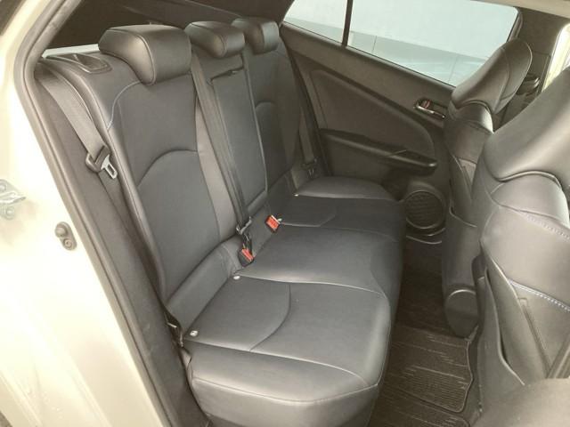 プリウス Ｓツーリングセレクション　エアバック　地デジ　１オーナー車　Ｂモニ　アイスト　定期点検記録簿　ＬＥＤヘッド　イモビ　オートクルーズ　横滑り防止　サイドエアバック　ドラレコ付き　ＤＶＤ再生可　ＥＴＣ　スマートキー　メモリ－ナビ（11枚目）