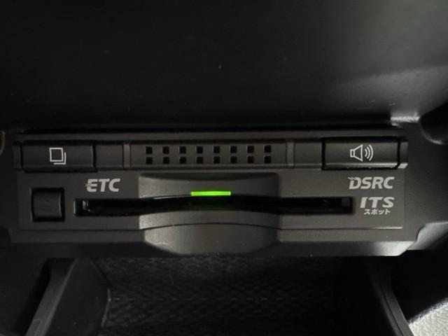 マークＸ ２５０Ｇ　Ｓパッケージ　地デジ　オートクルーズ　バックモニタ－　Ｐシート　横滑り防止機能　ナビ・ＴＶ　メモリナビ　パワーウィンドウ　オートエアコン　盗難防止システム　サイドエアバッグ　キーレス　パワーステアリング　ＥＴＣ（8枚目）