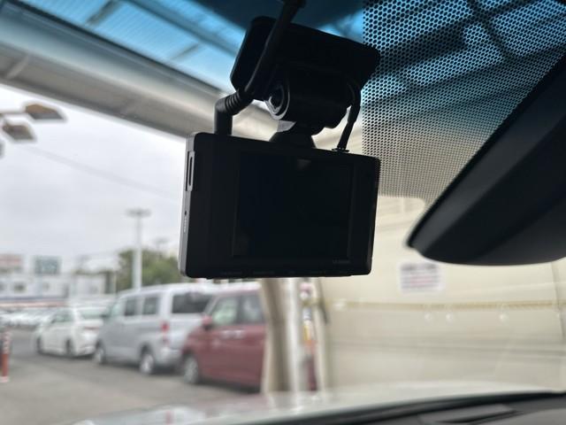 カムリ WSレザーパッケージ ワンオーナ 本革シ 地デジTV クルーズコントロール アルミホイール スマートキープッシュスタート ナビ・TV サイドカーテンエアバック ETC付き パワーシート DVD デュアルエアバッグ エアコン(8枚目)