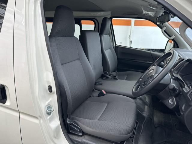 ハイエースバン ロングＤＸ　ブレーキサポート　リアカメラ　フルセグテレビ　ＤＶＤ　ＰＷ　運転席エアバッグ　ナビテレビ　横滑り防止　整備点検記録簿　イモビ付　パワーステアリング　エアコン　ミュージックプレイヤー接続可　ＡＢＳ（10枚目）