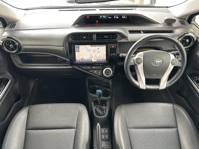 アクア Gブラックソフトレザーセレクション Wエアバッグ スマ-トキ- ECOモード ナビTV イモビ 地デジテレビ 整備記録簿 Rカメラ クルーズコントロール ドライブレコーダー 1オーナー AUTOエアコン DVD再生機能 ESC ETC(7枚目)