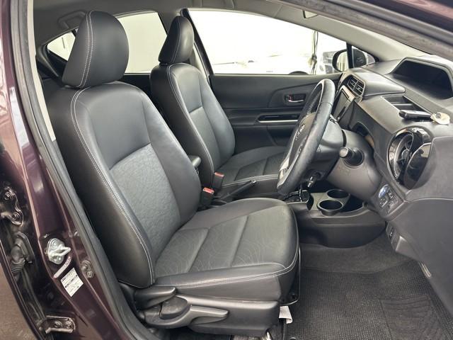 アクア Gブラックソフトレザーセレクション Wエアバッグ スマ-トキ- ECOモード ナビTV イモビ 地デジテレビ 整備記録簿 Rカメラ クルーズコントロール ドライブレコーダー 1オーナー AUTOエアコン DVD再生機能 ESC ETC(10枚目)