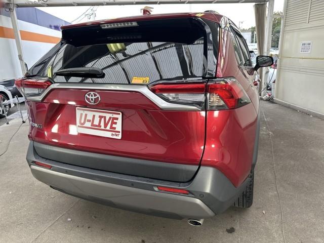ＲＡＶ４ Ｇ　Ｚパッケージ　インテリジェントクリアランスソナー　パノラマルーフ　整備記録簿　ＡＷＤ　ＬＥＤライト　アルミホイル　オートクルーズ　横滑り防止装置　バックガイドモニター　盗難防止装置　デュアルエアバッグ　メモリナビ（6枚目）