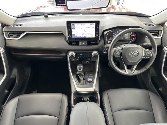 ＲＡＶ４ Ｇ　Ｚパッケージ　インテリジェントクリアランスソナー　パノラマルーフ　整備記録簿　ＡＷＤ　ＬＥＤライト　アルミホイル　オートクルーズ　横滑り防止装置　バックガイドモニター　盗難防止装置　デュアルエアバッグ　メモリナビ（7枚目）