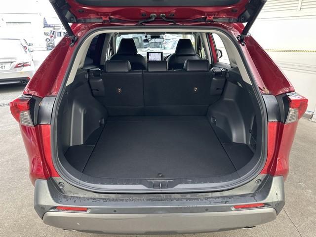 ＲＡＶ４ Ｇ　Ｚパッケージ　インテリジェントクリアランスソナー　パノラマルーフ　整備記録簿　ＡＷＤ　ＬＥＤライト　アルミホイル　オートクルーズ　横滑り防止装置　バックガイドモニター　盗難防止装置　デュアルエアバッグ　メモリナビ（12枚目）