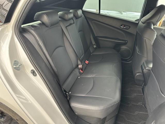 プリウス Sツーリングセレクション・ブラックエディション 衝突軽減システム 100V ドライブレコーダ バックガイドモニター ナビ&TV フルセグテレビ アイドリングストップ 横滑り防止 イモビ クルコン ETC装備 スマ-トキ- アルミホイール キーレス(11枚目)