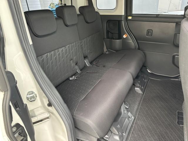 タンク カスタムＧ－Ｔ　スマキ－　アルミホイル　踏み間違い防止装置　両側電動ドア　ＬＥＤヘッドライト　１セグ　クルコン　リアカメラ　横滑り防止装置　ＥＴＣ　キーレス　ドライブレコーダー　ＴＶナビ　オートエアコン　エアバッグ（11枚目）