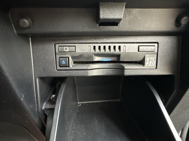 とっても便利なＥＴＣを装備しています。　ＥＴＣを利用して、高速道路を楽々ドライブしましょう。　渋滞緩和にも繋がってエコ！？にも繋がります。