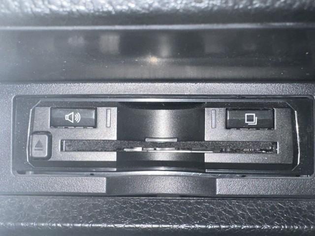 ヴォクシー ハイブリッドZS 煌 Wエアコン AW 衝突被害軽減 バックモニター アイドリングストップ 地デジ オートエアコン ワンオーナー車 ナビTV イモビライザー キーフリー 横滑り防止 3列シート ドライブレコーダー DVD(9枚目)