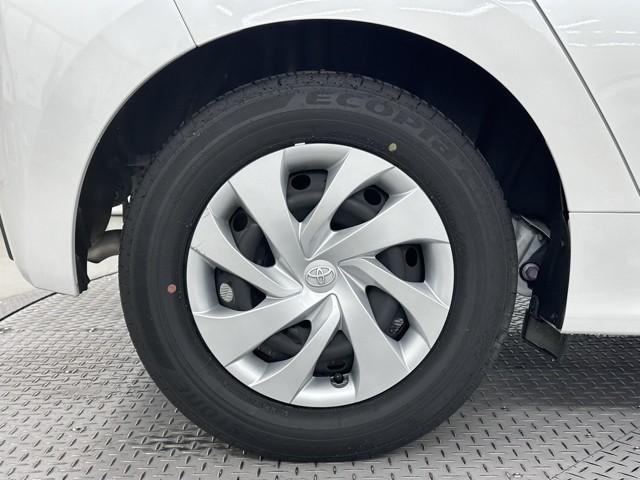 �z�C�[���L���b�v�t�ł��B�@�z�C�[���̏�ɃJ�o�[��t���Ă��܂��B�@�f�U�C���̎����l�����Ă��܂����A��͂̂��Ƃ��l�����Ă����ł���B