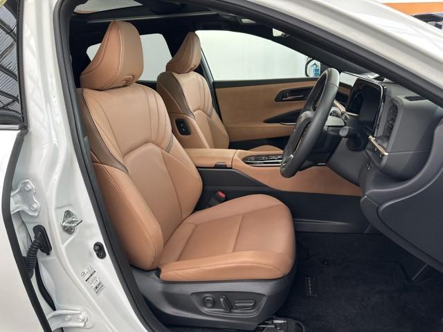 クラウンスポーツ Z ムーンルーフ AWD フルセグテレビ 1オーナー ETC車載器 TVナビ クルコン 横滑り防止装置 エアバッグ 本革 AC100V ミュージックプレイヤー接続可 メモリナビ ドラレコ キーレス ABS(10枚目)