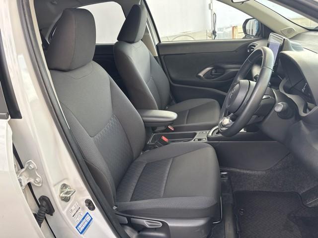 ヤリスクロス G ETC装備 リヤカメラ 点検記録簿 スマートエントリー イモビライザー オートエアコン アルミホイール キーレス パワーウィンドウ クルコン ABS ドライブレコーダー エアバッグ パワーステアリング(10枚目)